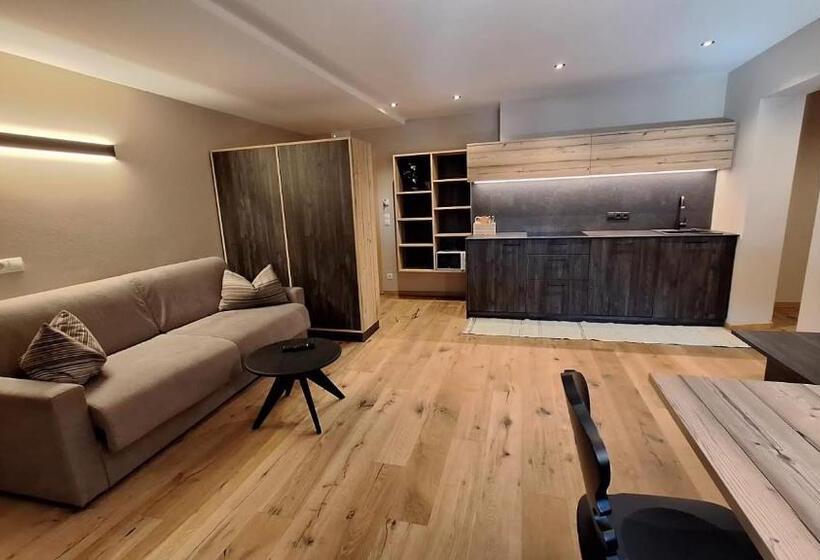 带1个卧室的带阳台的公寓, Alpenspitz Appartements   Garni   B&b