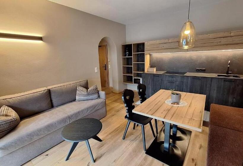 带1个卧室的带阳台的公寓, Alpenspitz Appartements   Garni   B&b