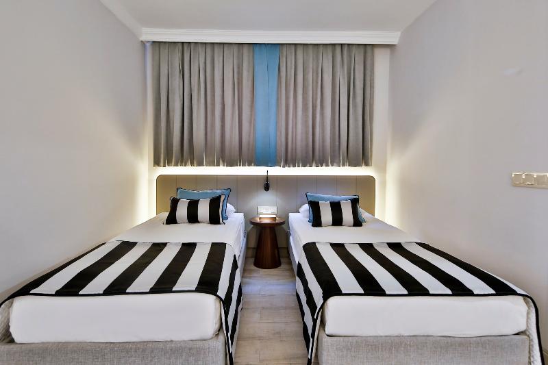Семейный Номер Deluxe, Crystal Flora Beach Resort - Ultimate All Inclusive