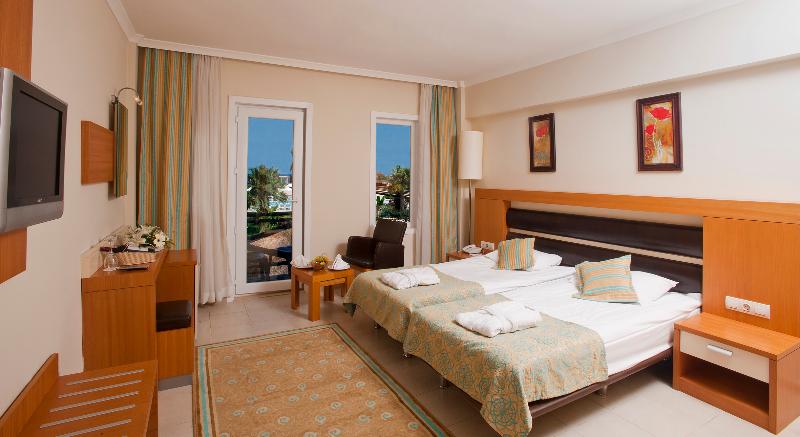 Номер Стандарт Трехместный, Crystal Flora Beach Resort - Ultimate All Inclusive