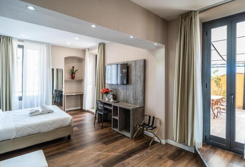 سوئیت جونیور با تراس, Globo Suite Correnti Hotels