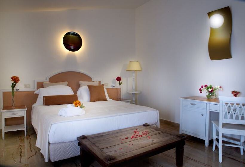 اتاق سوپریور سه تخته, Delfino Beach