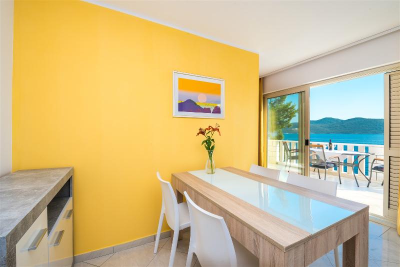 Апартаменты 2 Спальни, Beach Villa Ratac