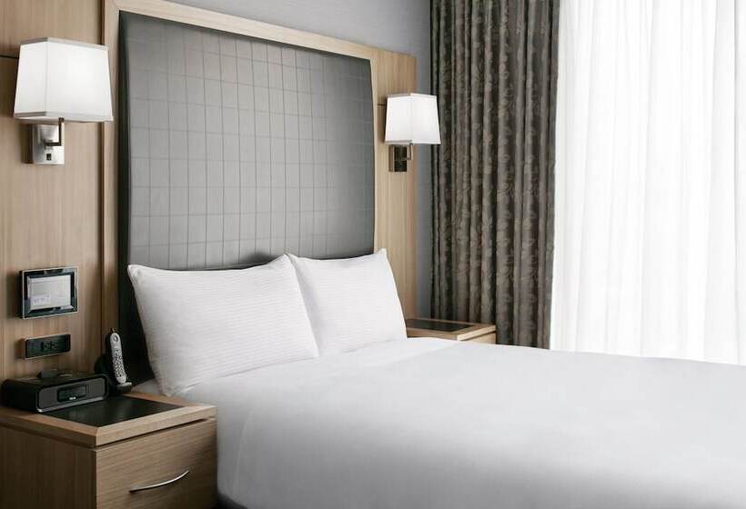 适合残疾人使用的标准间, Club Quarters Hotel World Trade Center, New York