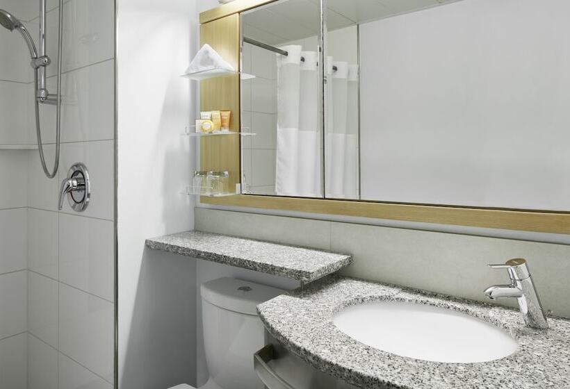 اتاق سوپریور با چشم‌انداز, Club Quarters Hotel World Trade Center, New York