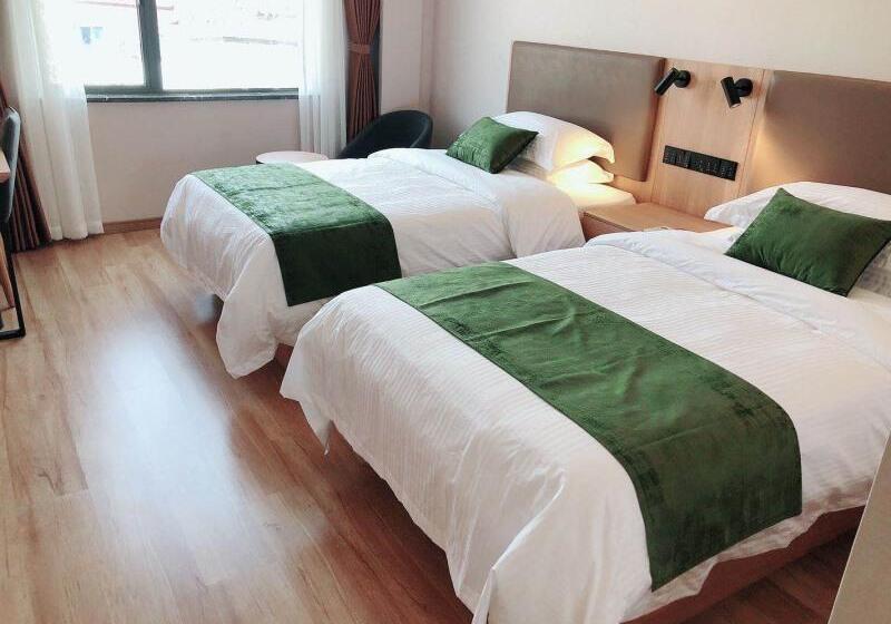 Четырехместный Номер Стандарт, Eurotraveller Hotel   Premier   Tower Bridge