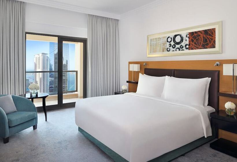 Номер Executive, Mövenpick Hotel Jumeirah Beach