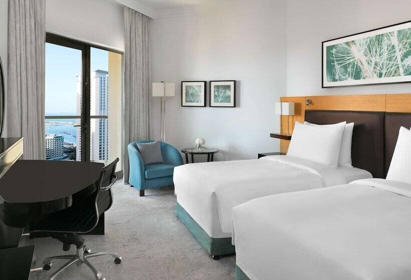 Номер Executive, Mövenpick Hotel Jumeirah Beach