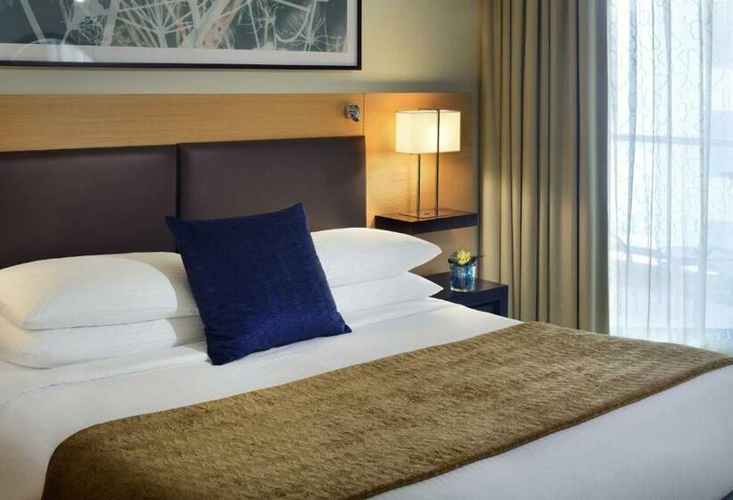 Номер Superior Кровать Кинг, Mövenpick Hotel Jumeirah Beach