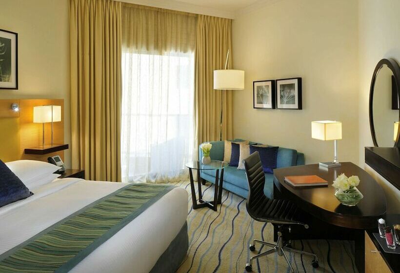 Номер Executive, Mövenpick Hotel Jumeirah Beach