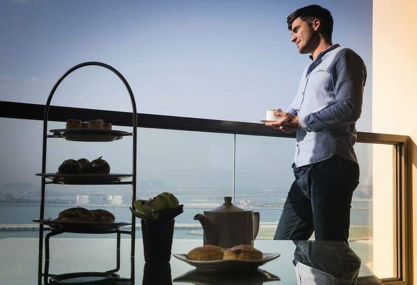 Номер Executive, Mövenpick Hotel Jumeirah Beach
