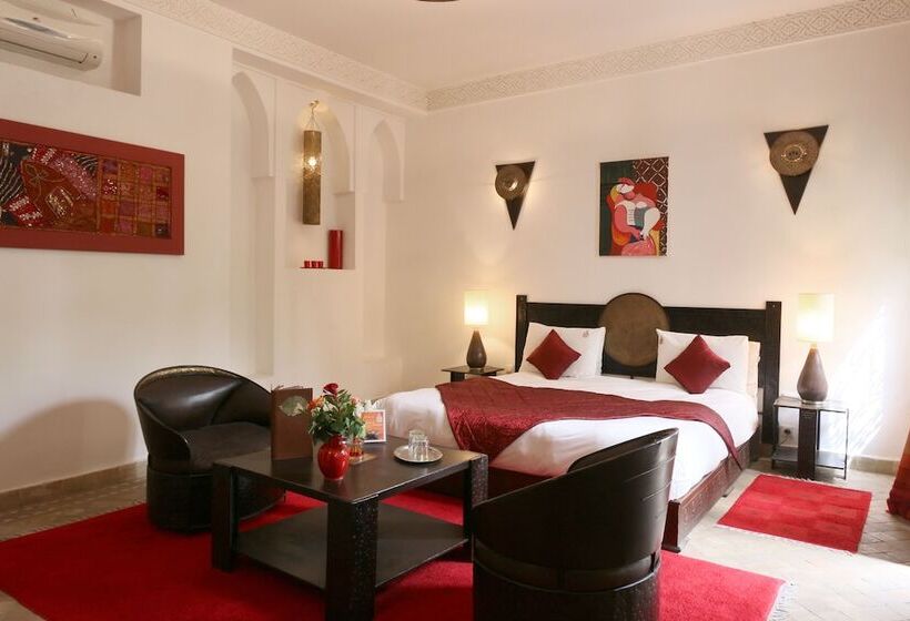 سوییت جونیور, Riad Pachavana