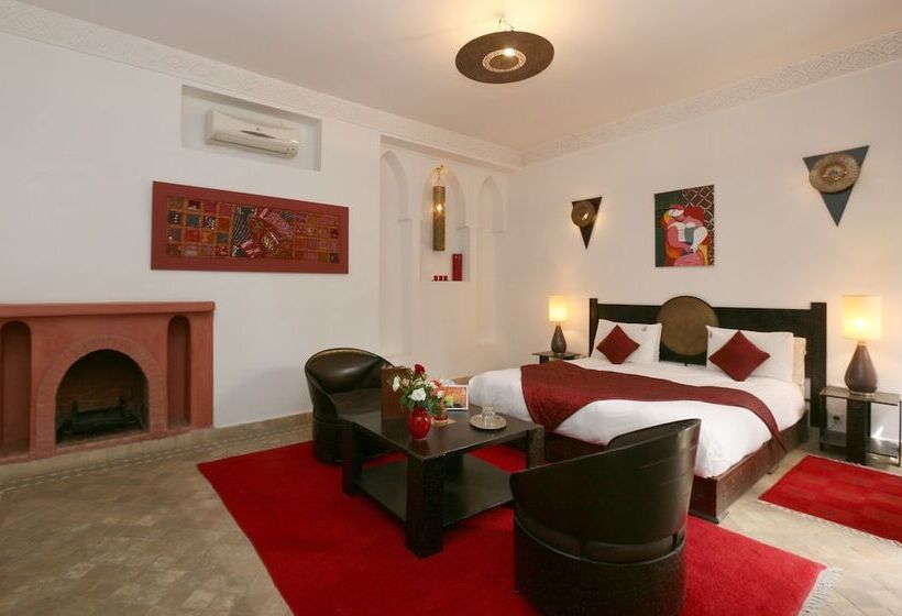 سوییت جونیور, Riad Pachavana
