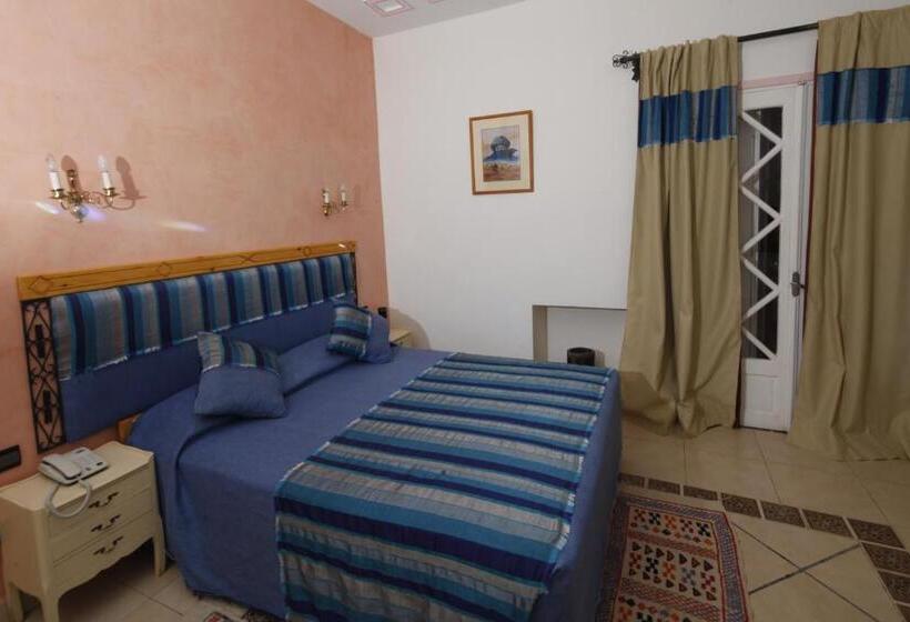 اتاق استاندارد تودرتو, Hôtel Le Tinsouline