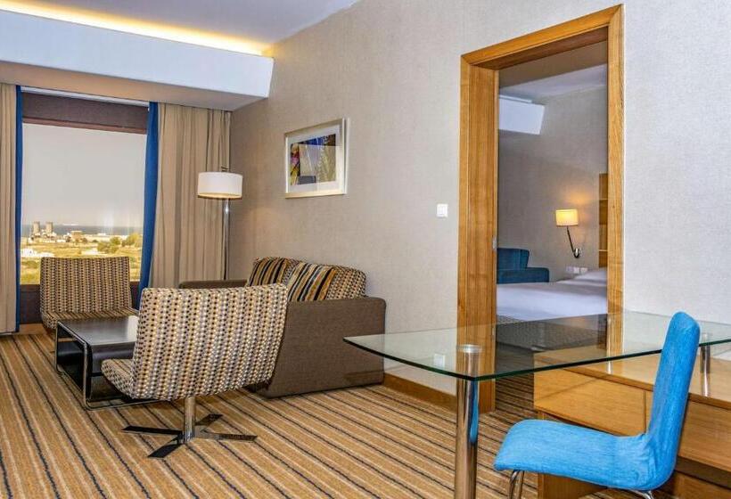 スイート, Golden Tulip Muscat