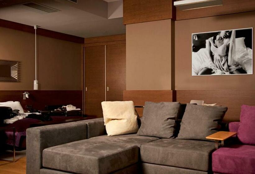 シニアスイート, Point Hotel Barbaros