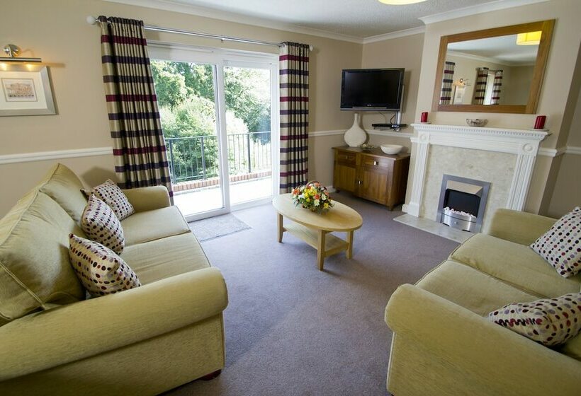 Дом 1 Спальня, Woodford Bridge Country Club