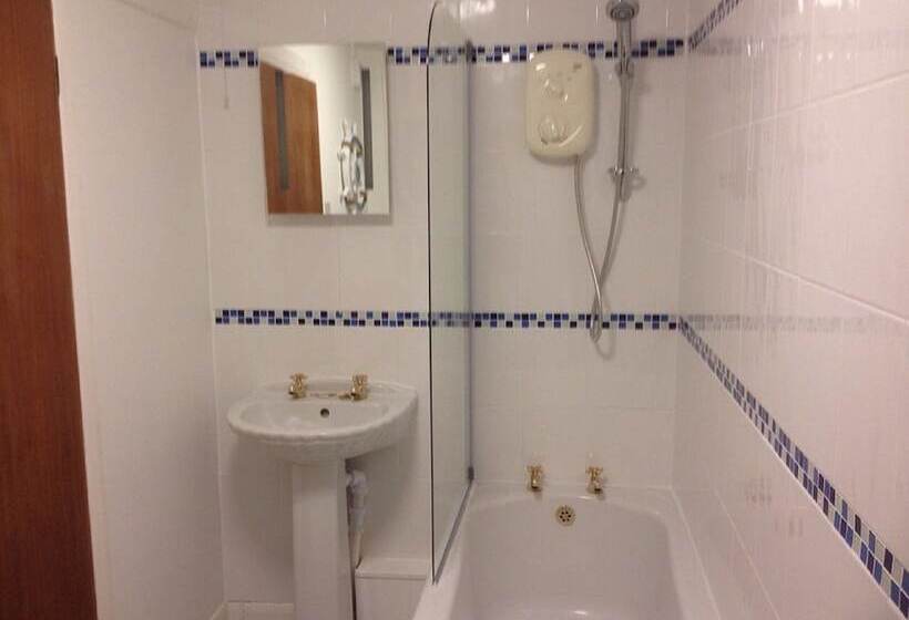 Семейный Номер, Pine Lodge Guest House