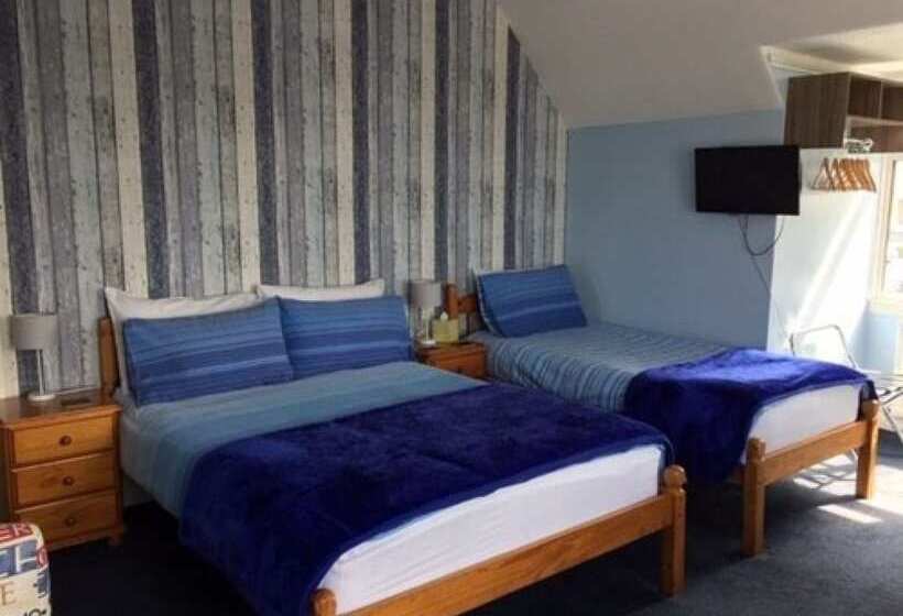 Семейный Номер, Pine Lodge Guest House