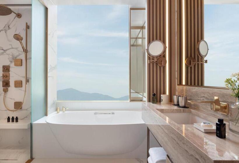اتاق لوکس با تخت بزرگ, The Silveri Hong Kong  Mgallery