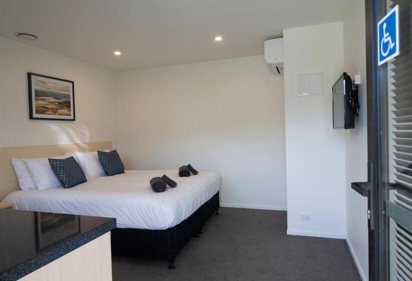 استودیوی لوکس, Harvest Park Studios Workers Accommodation
