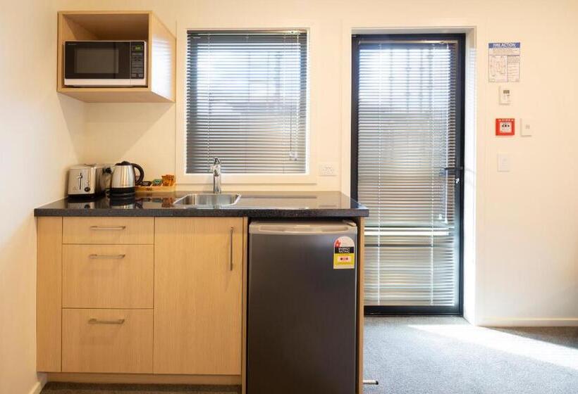 استودیوی سوپریور, Harvest Park Studios Workers Accommodation