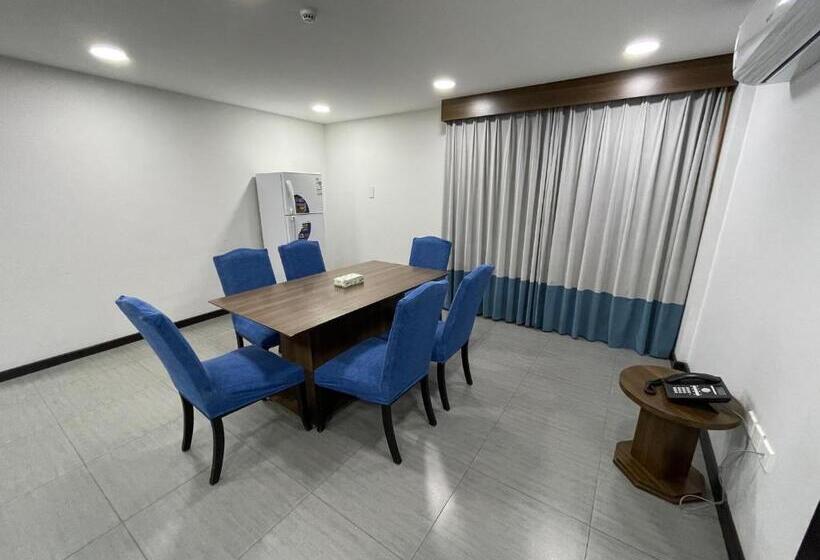 Sviitti 2 Makuuhuonetta, اطلالة الشرفة 1 للشقق المخدومة Terrace View 1