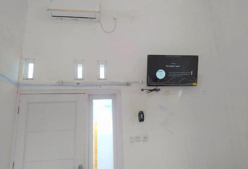 Номер Economy, Guesthouse Berlian Batang Syariah Near Kampung Kalisalak Park