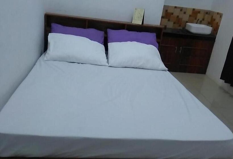 Номер Economy, Guesthouse Berlian Batang Syariah Near Kampung Kalisalak Park