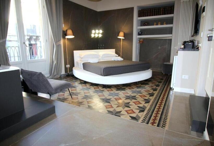 اتاق استاندارد با وان آب گرم, Duomo Housing Catania Le Suites