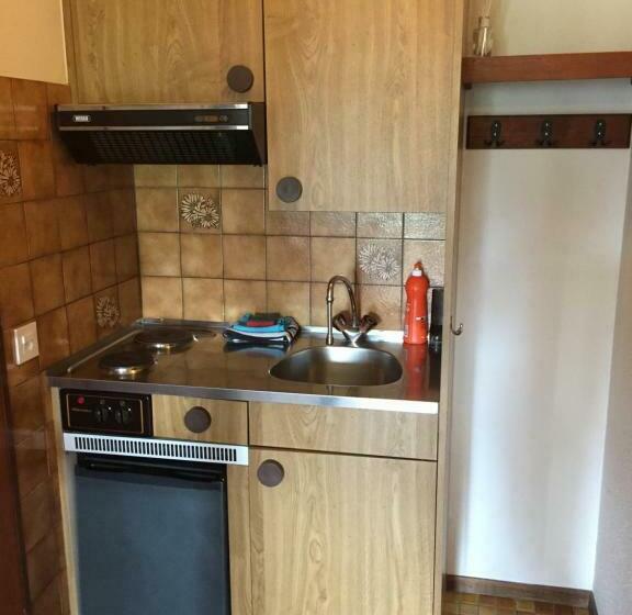 Студия Стандарт, Auberge Du Peu Péquignot