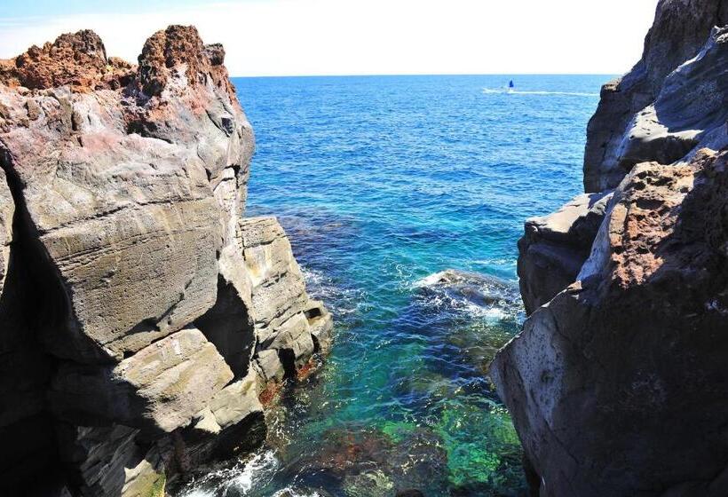 Вилла 3 Спальни, Izu Shirada Villa 伊豆白田家