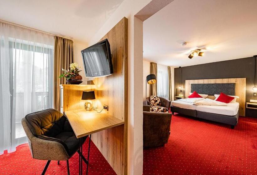Номер Стандарт Индивидуальный с Балконом, Berghotel & Chalets Adersberg