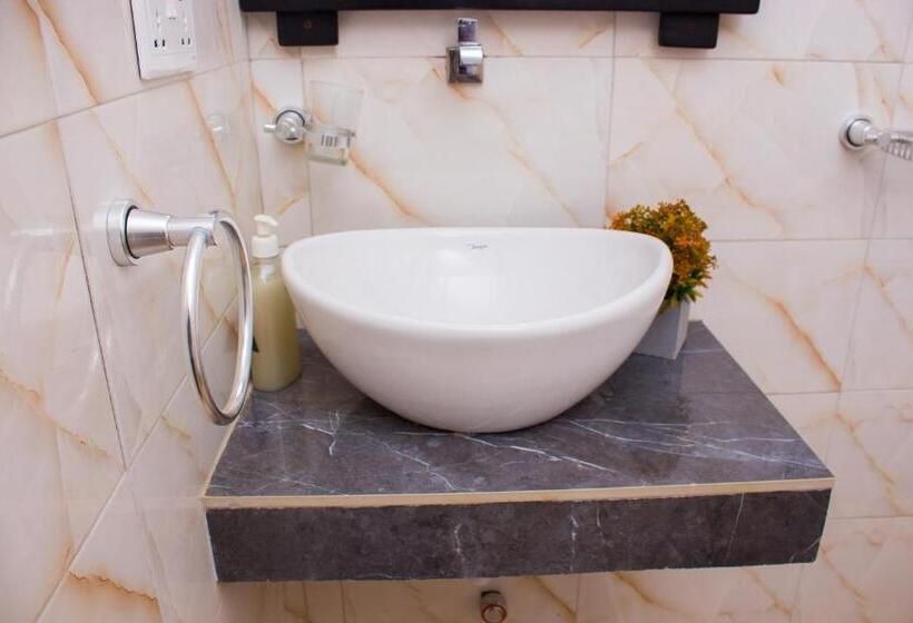 Апартаменты 2 Спальни, Van Der Salle   Flovan Plaza