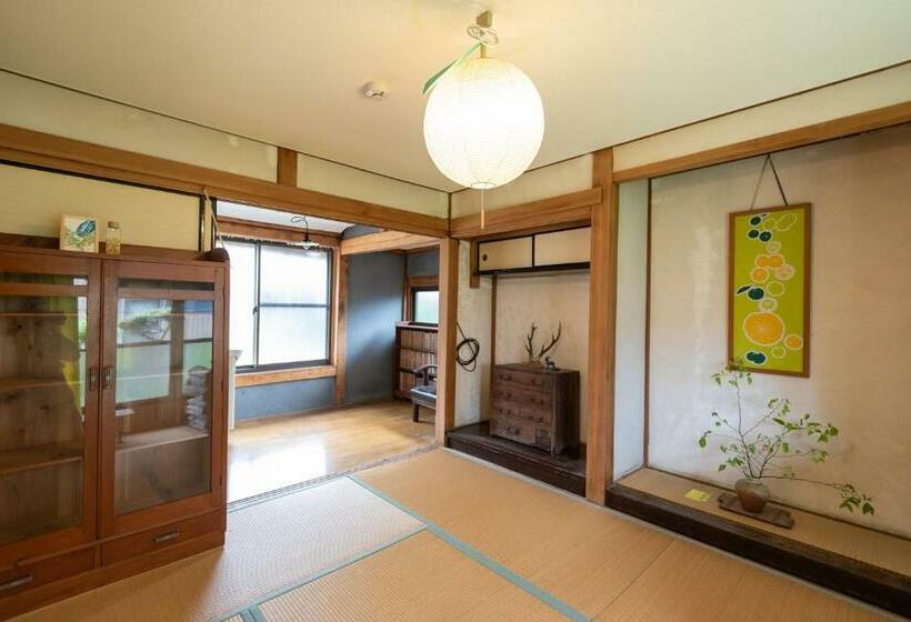اتاق استاندارد, Hostel 東風ノ家（kochi No Ya）