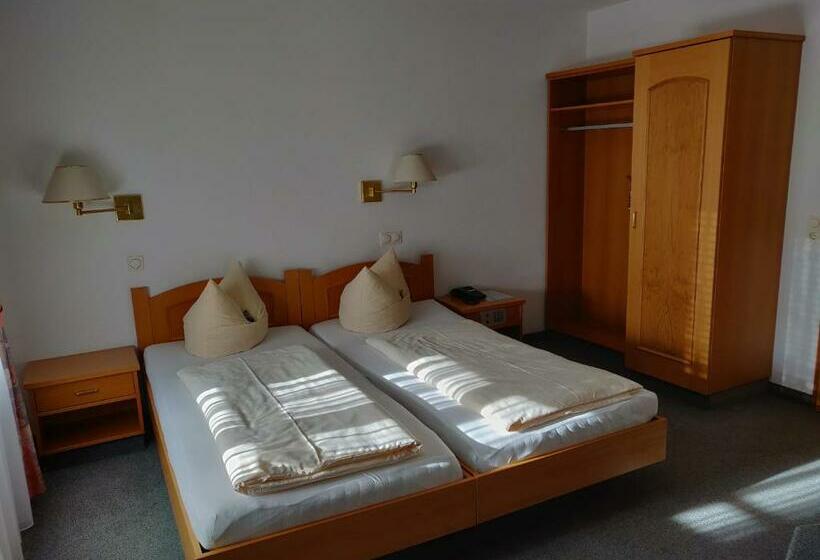 Номер Стандарт Вид на Сад, Landgasthof Hotel Grüner Baum