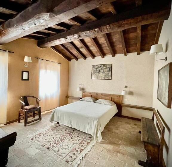 디럭스 룸, Agriturismo Casale Montebello