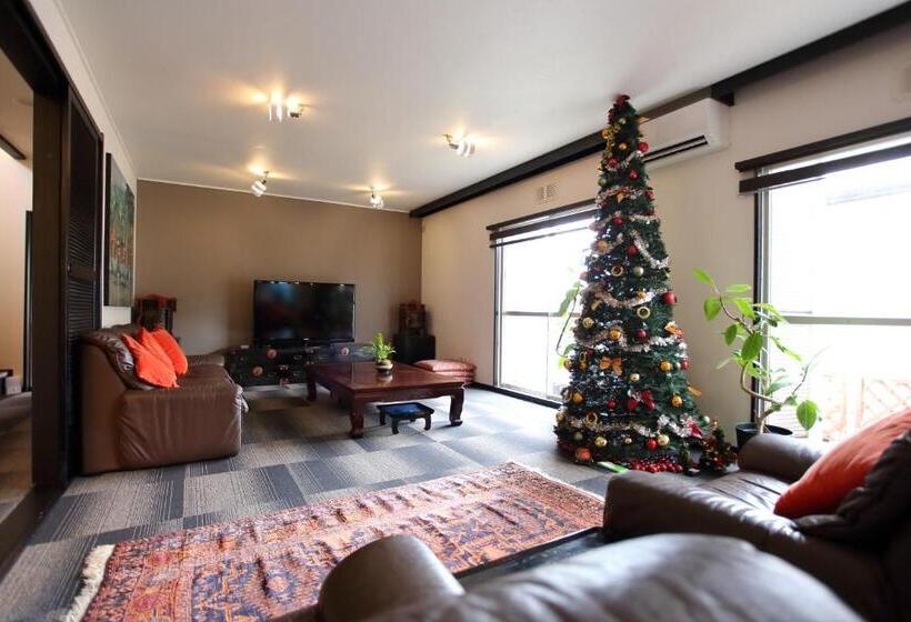 Номер Стандарт Вид на Озеро, Jonni`s Place