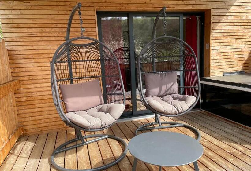Люкс Повышенной Комфортности, Le Volcan Des Sens, Chambres D Hotes De Luxe Et Spa