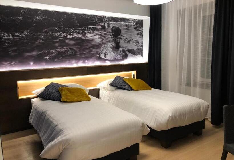 Номер Стандарт, Auberge De La Tour