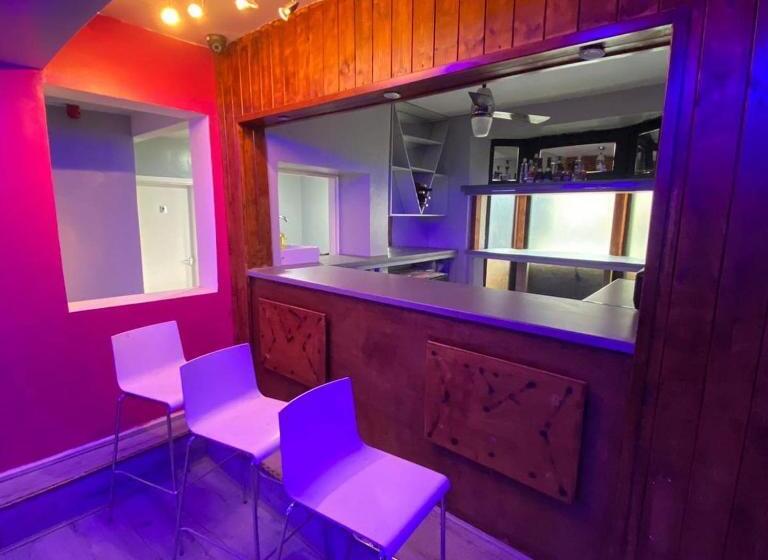 اتاق استاندارد با سرویس بهداشتی مشترک, Glorious Catering & Restaurant Bnb