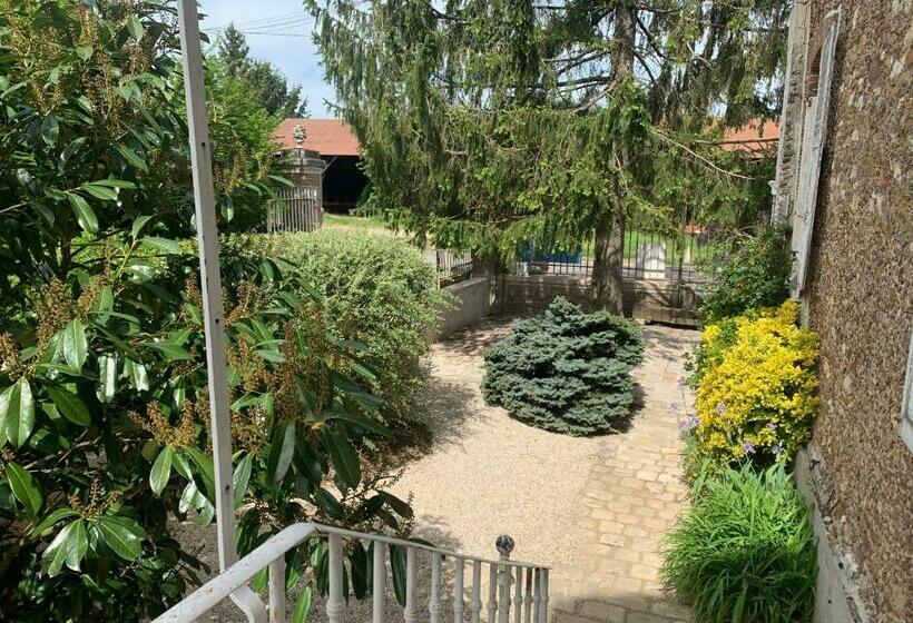 Номер Стандарт Вид на Сад, Gîtes Du Domaine D Auxonnettes L&j Evenements