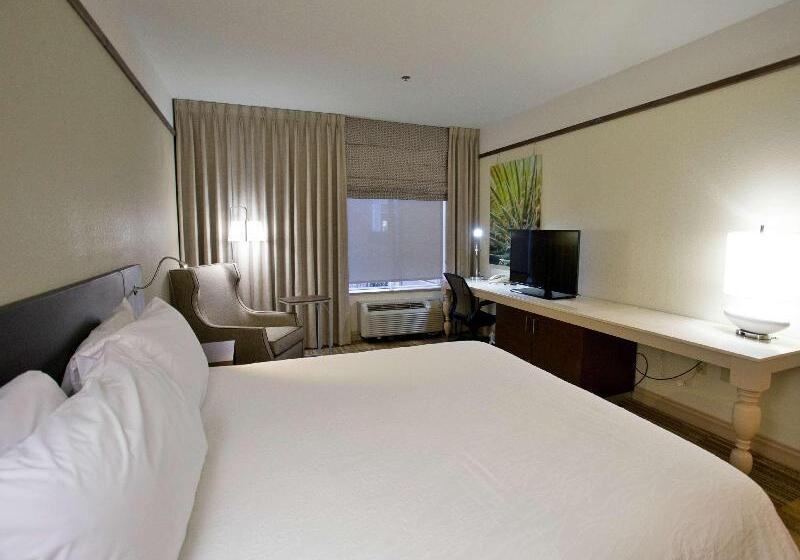 Номер Премиум, Hilton Garden Inn Bentonville Rogers
