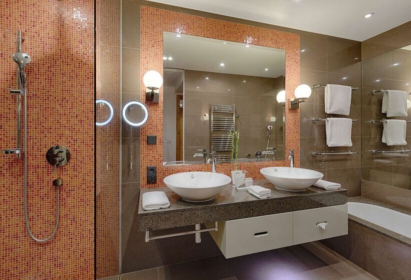 Люкс Повышенной Комфортности, Kempinski Hotel Das Tirol