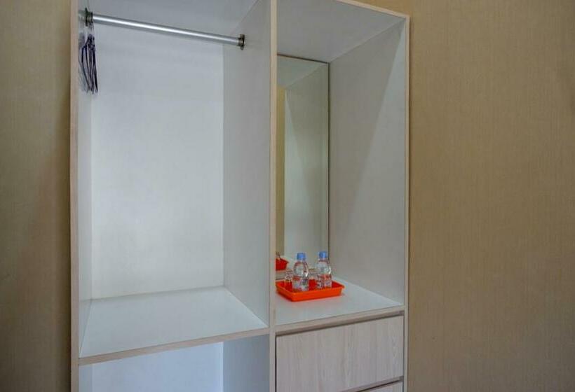 Номер Deluxe, Reddoorz @ Jalan Majapahit Semarang