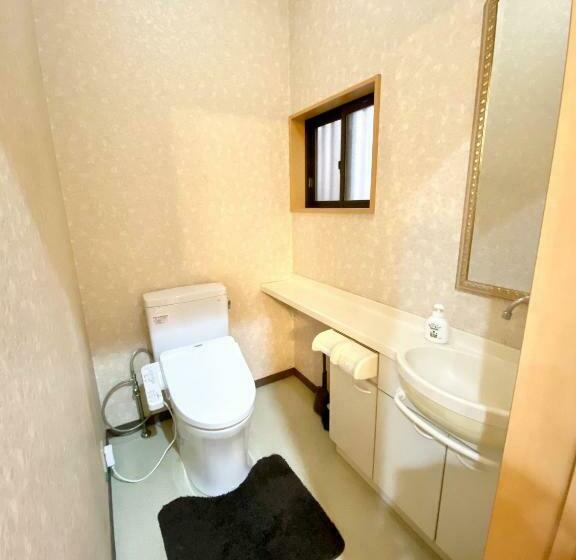 تختخواب در اتاق مشترک, Upper Hotel Ryogoku