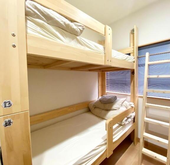 تختخواب در اتاق مشترک, Upper Hotel Ryogoku
