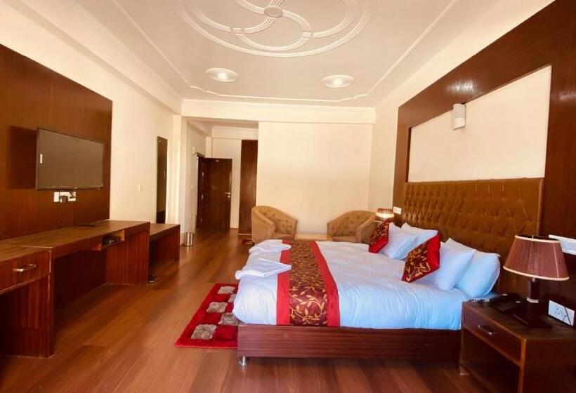اتاق لوکس با بالکن, De Borgo