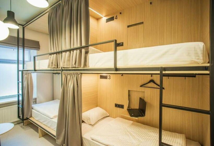 공동 객실, Capsule Hotel & Hostel