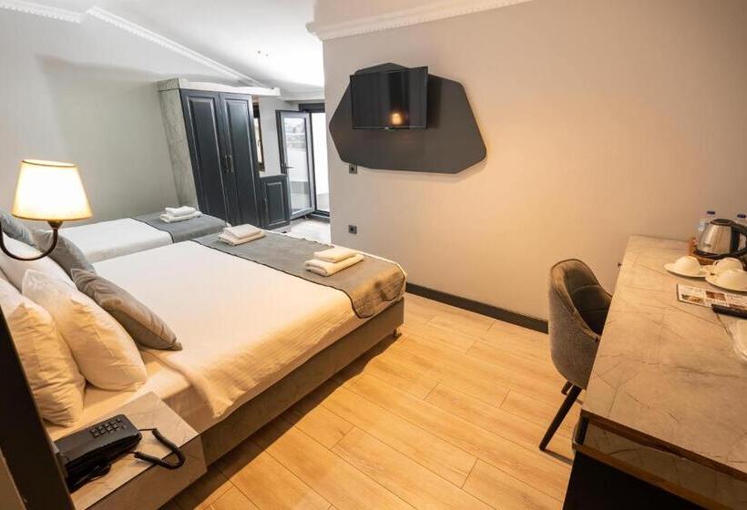 Standard Triple Room with Terrace, Express Plus